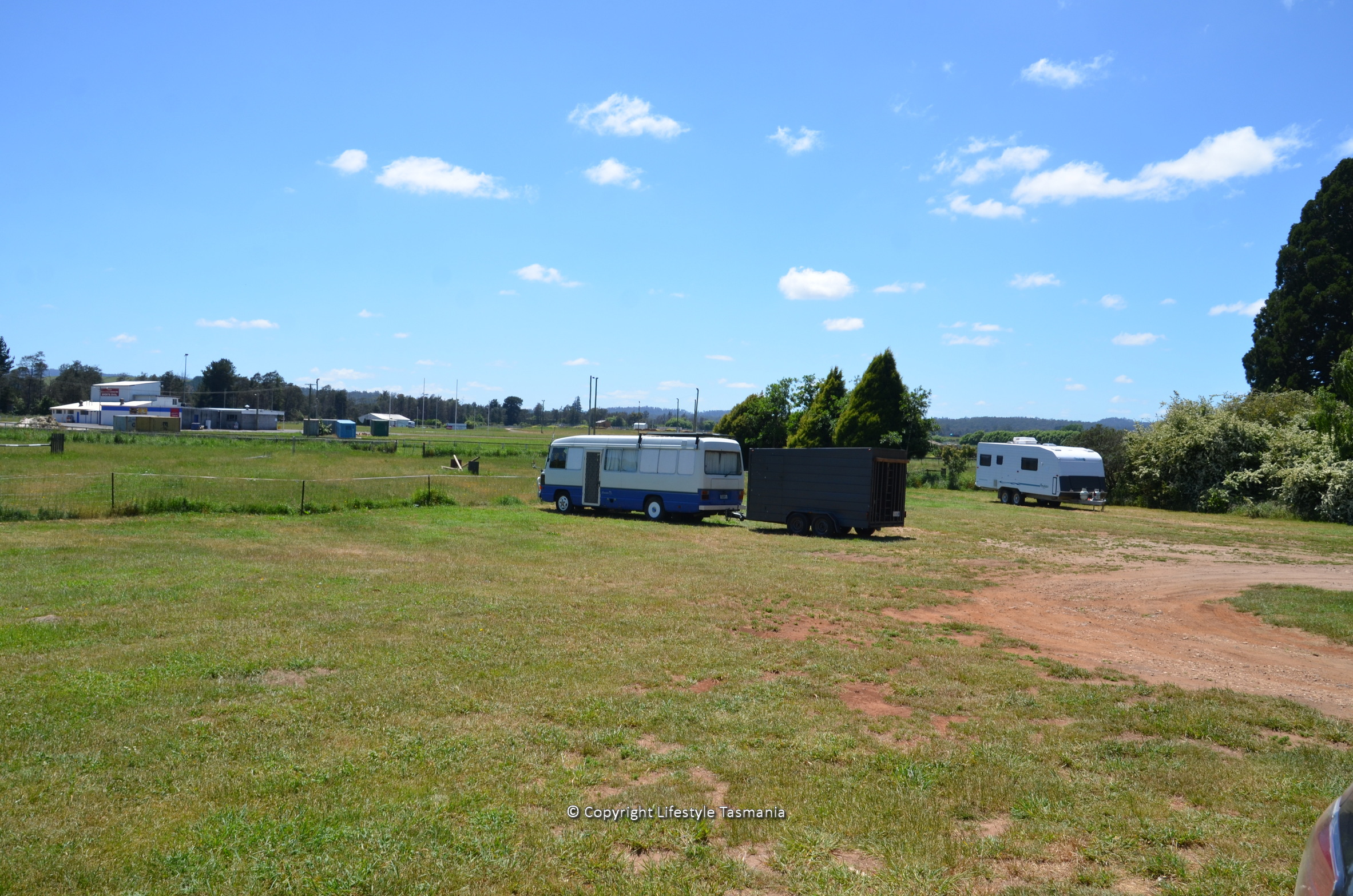 deloraine rv friendly motorhomes self contained vehicles