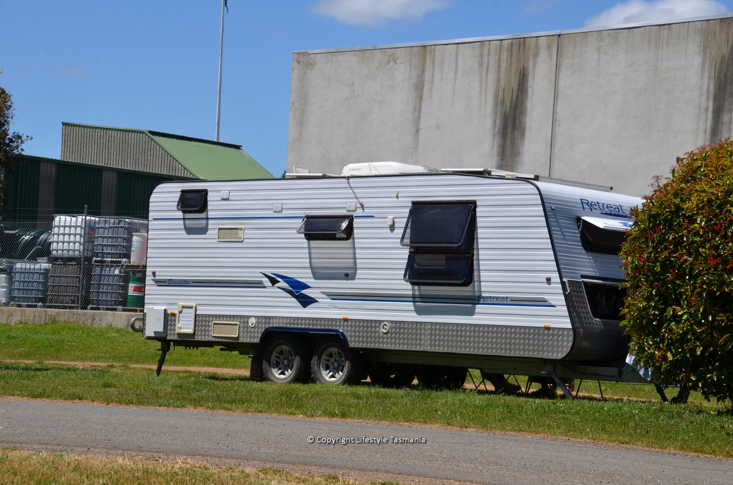 deloraine rv friendly motorhomes self contained vehicles
